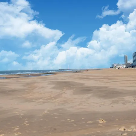 Seaside Escape Mariakerke, Cleaning Included דירה