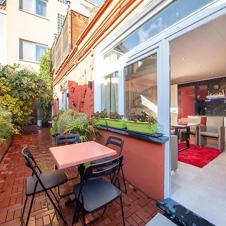 Ground-Floor Flat Near The Sea, Cleaning Included Apartment