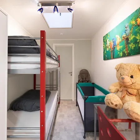 Ground-Floor Flat Near The Sea, Cleaning Included Apartment *